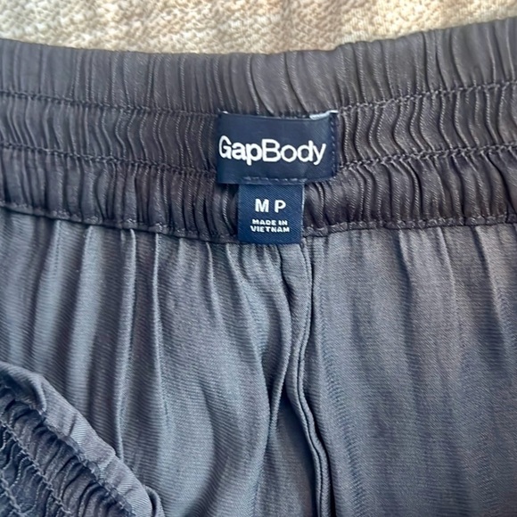 ⭐️Gap Body,Silky,Stretchy Pants,Beach to Brunch & Beyond,Excellent Condition,MP - Picture 4 of 10